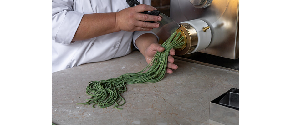 Macchina professionale per pasta fresca: caratteristiche essenziali